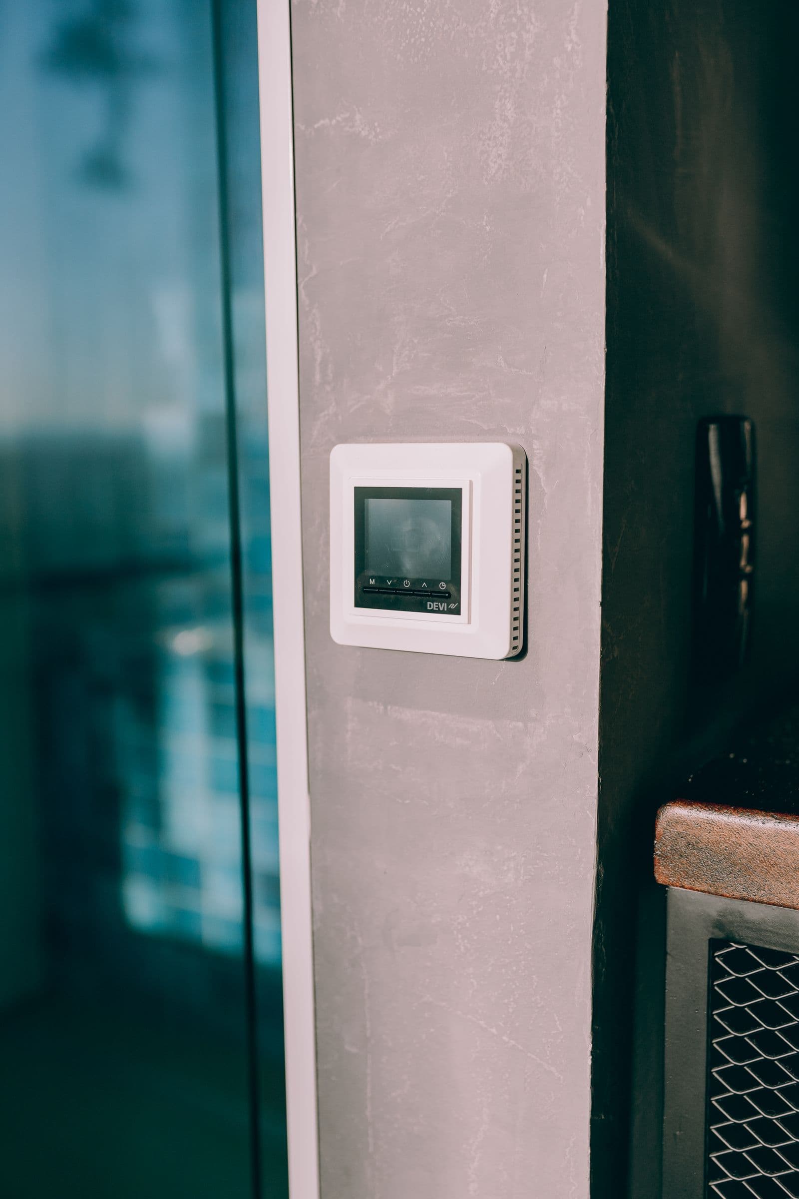 Honeywell T10 Pro Smart Thermostat with RedLINK Room Sensor